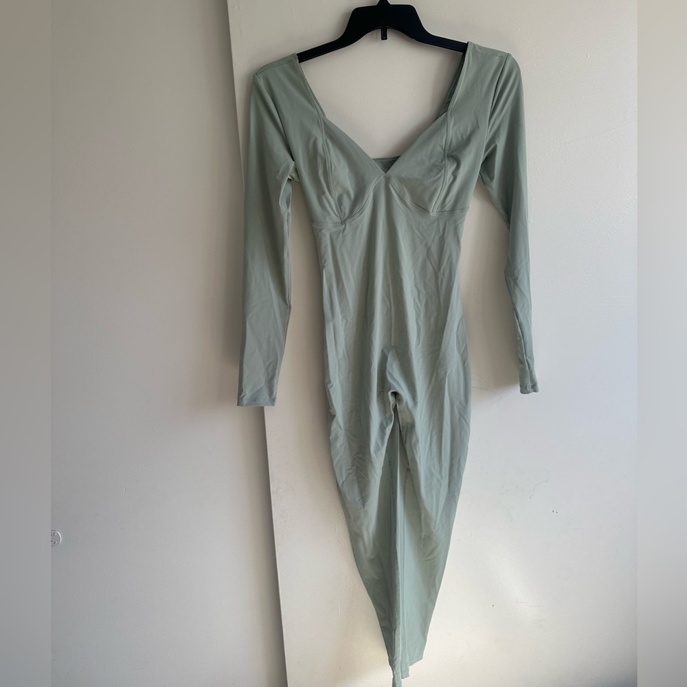 Sleek Sage Long-Sleeve Jumpsuit Gym suit, Exercise